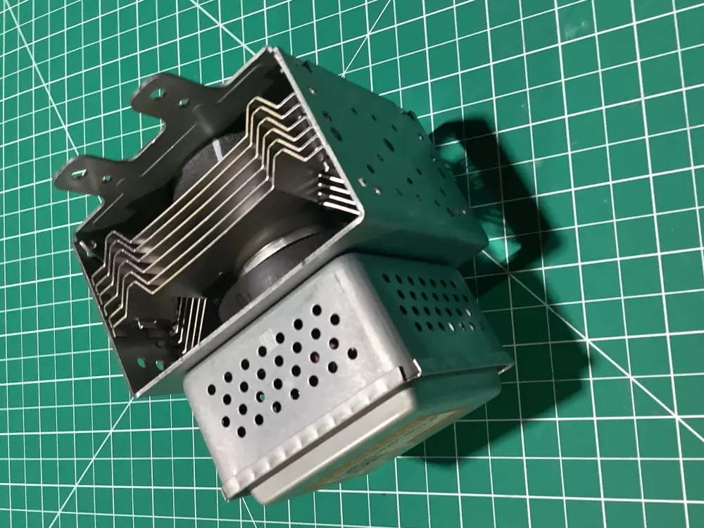  2M261-M32JP Microwave Magnetron