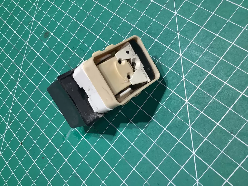 2302351 Kenmore Refrigerator Capacitor AZ154118 | SL208