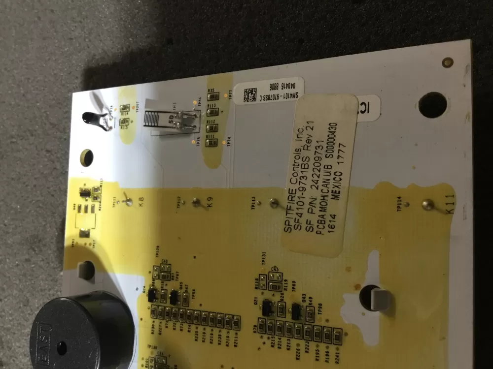 Frigidaire 242209731 Refrigerator Display Control Board AZ105929 | NR429