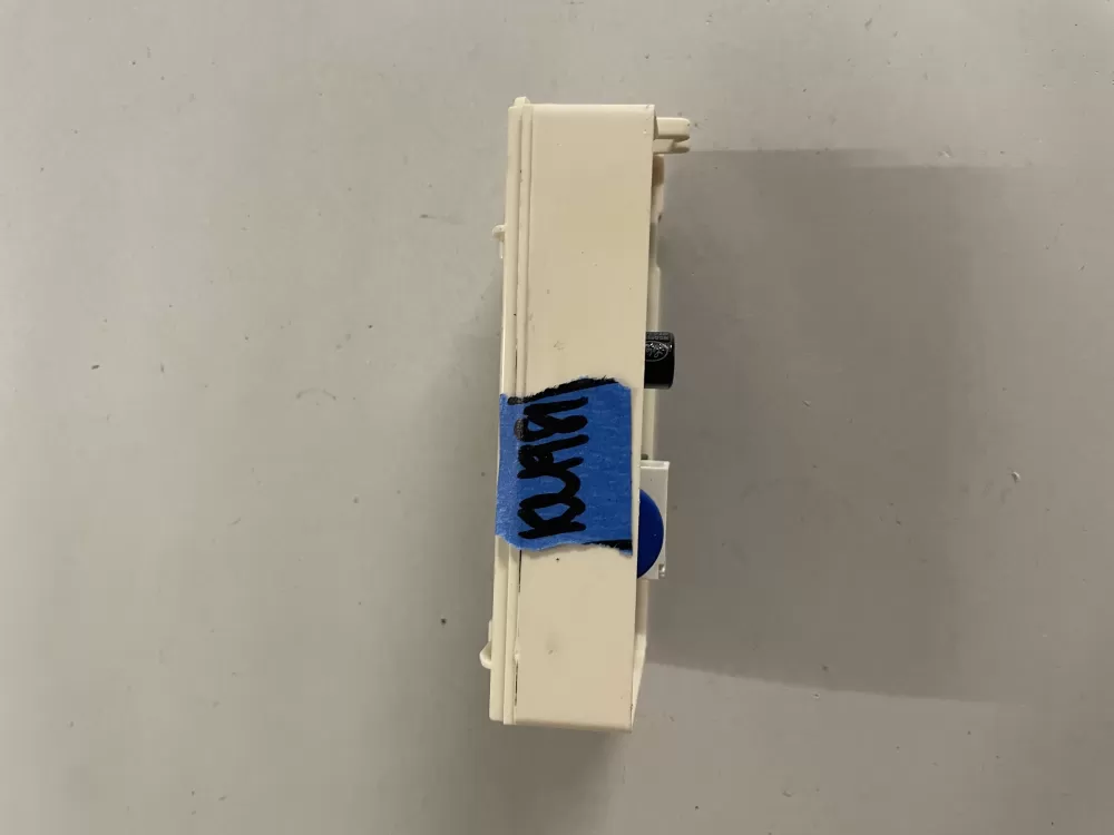 Whirlpool W11176901 W11176899 Refrigerator Control Board AZ141993 | KM981