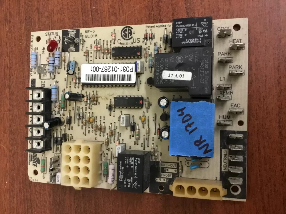 York Coleman Luxaire 031 01267 001a Furnace Control Board AZ34447 | NR1704