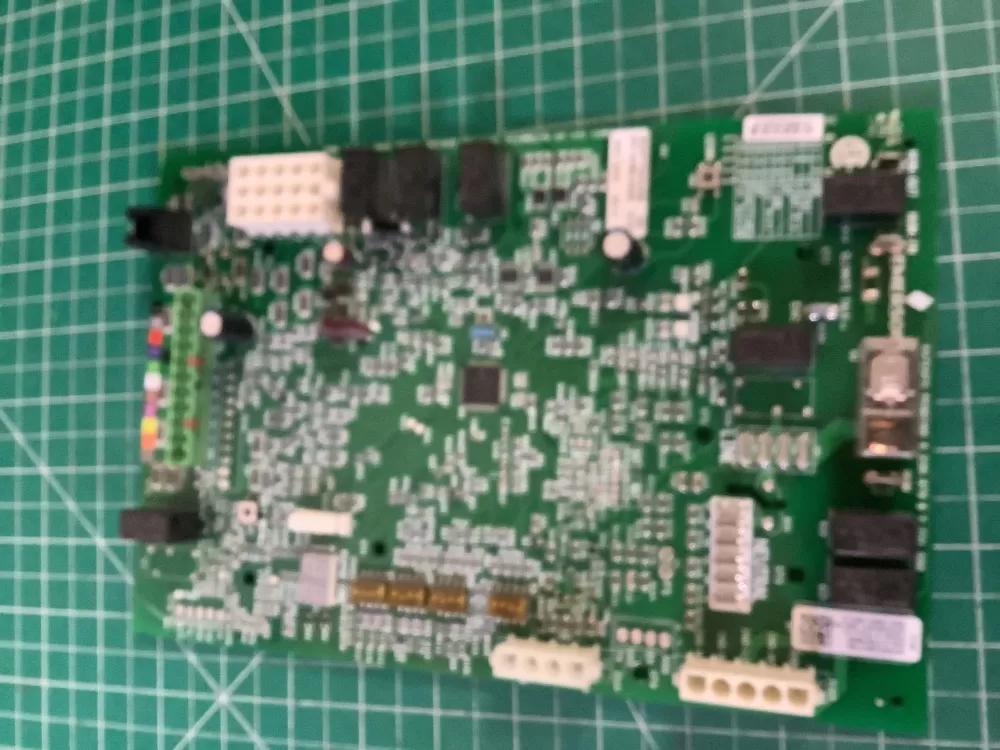 Goodman Amana PCBKF103 Furnace Control 50C51-290-01 AZ194743 | NR590