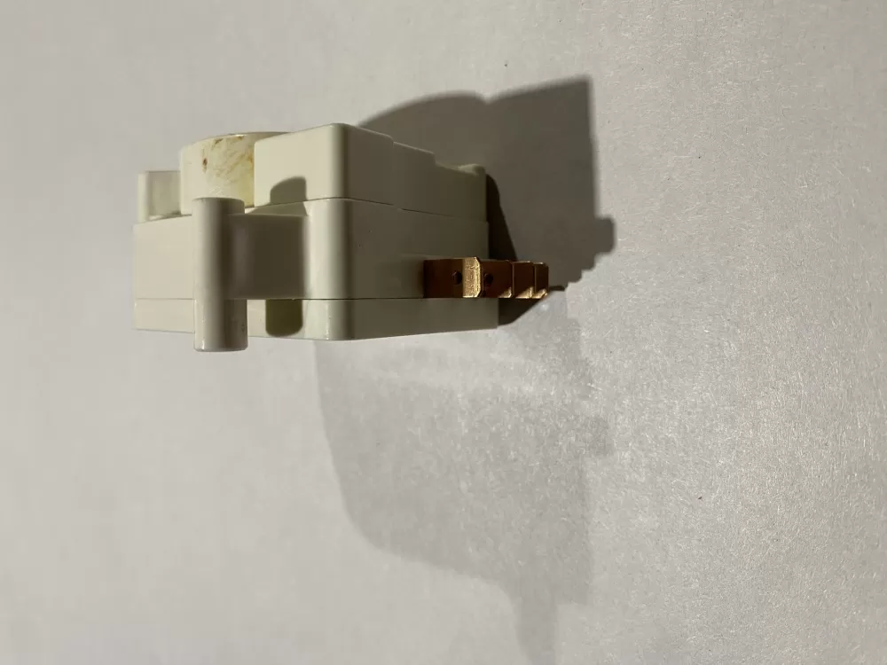 Kenmore Hotpoint AP2061721 Refrigerator Defrost Timer AZ138306 | BK2377