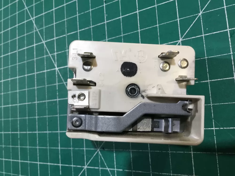 GE Hotpoint Wb24t10029 Range Switch Infinite AZ158413 | Sl94