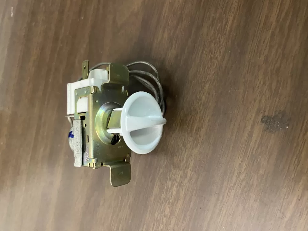 Kenmore 450226-13 Refrigerator Temperature Control Thermostat AZ86053 | BK809
