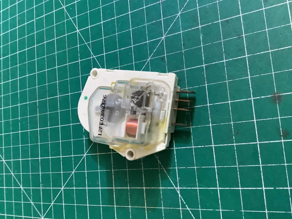 Whirlpool Kenmore W10822278 Refrigerator Defrost Timer AZ170622 | NR2610