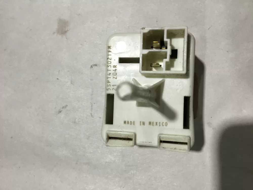 Whirlpool 5SP14T302TFM Refrigerator Start Relay And Capacitor AZ98294 | Sl52