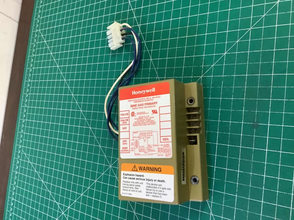 Ignition Module S89E1058 AZ205033 | NR295.