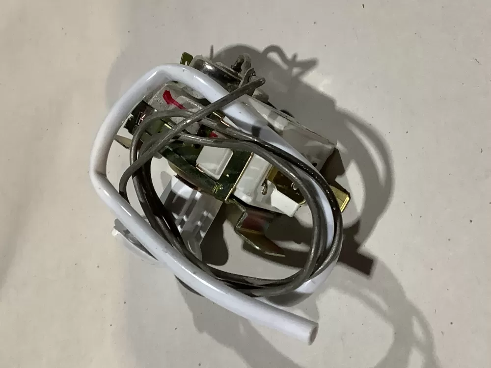 Frigidaire 01 Refrigerator Control Board Thermostat knob AZ103783 | Sl53