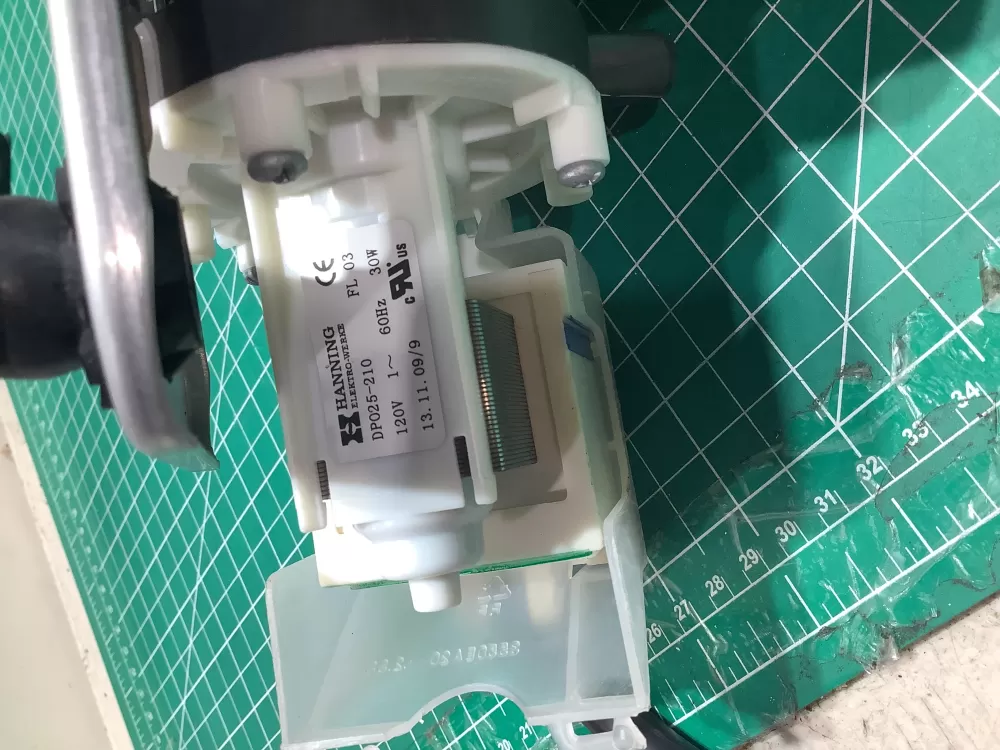 LG DP025 210 Dishwasher Drain Pump AZ154681 | SL152