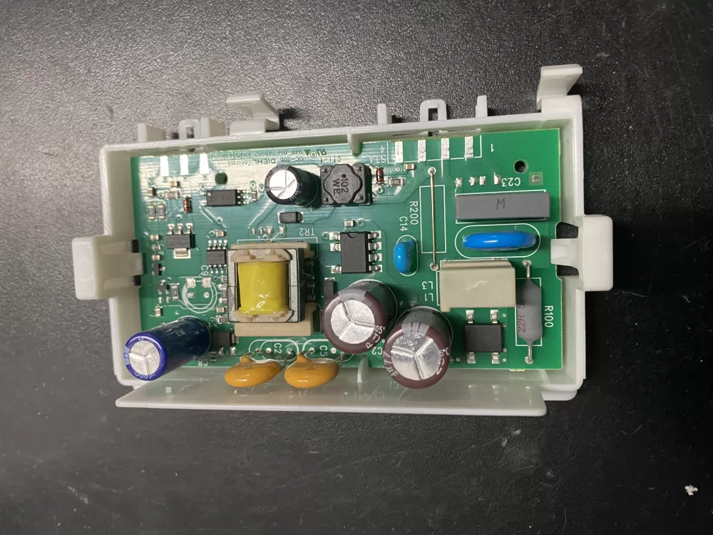 Bosch  Thermador 8001038076  760184-04 Refrigerator Control Board