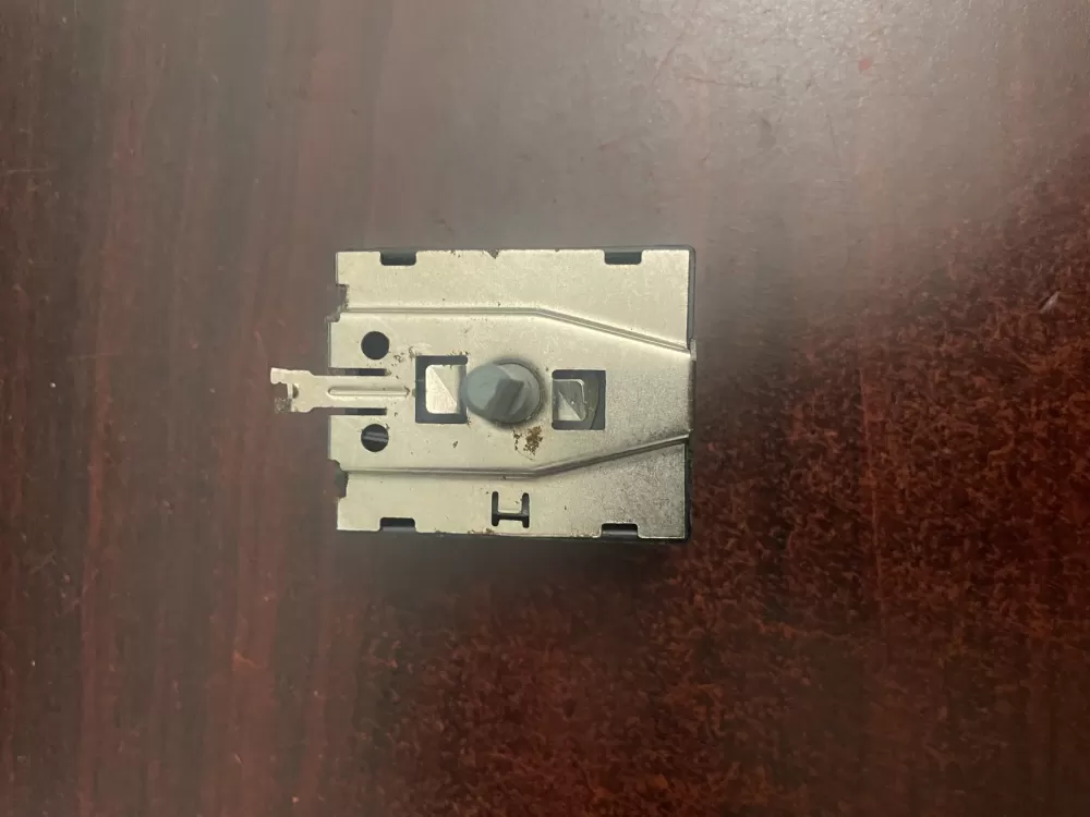 GE 212D1095P005 WE4M407 Dryer Selector Switch AZ97440 | KM717