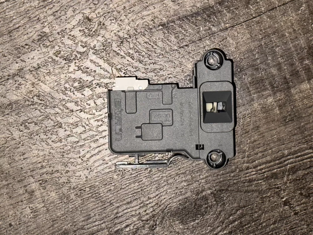 Electrolux Door Lock 5304514774 / AP6329665 AZ54081 | NTV525