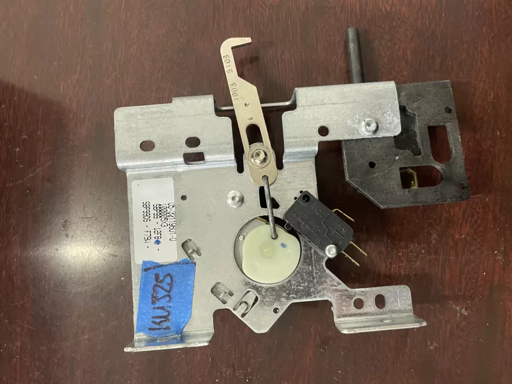 Wolf 800263 Built-in Oven Door Latch AZ38869 | KM325