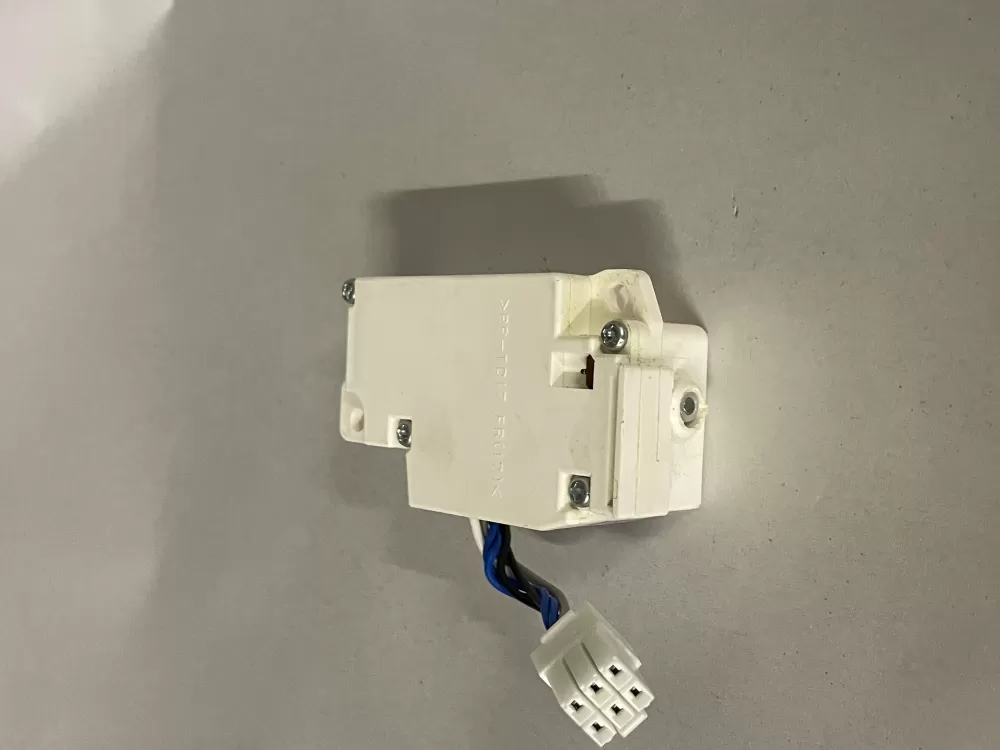 AC100 Whirlpool Washer Latch / Lock