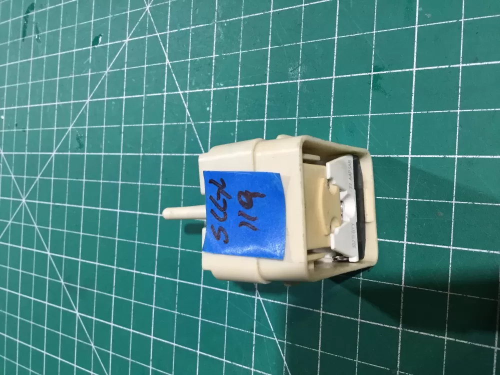 Frigidaire 2410707711 Refrigerator Relay AZ157976 | SL119