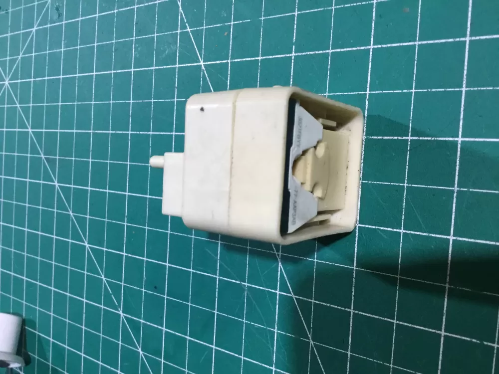 Frigidaire 2410707711 Refrigerator Relay AZ157976 | SL119