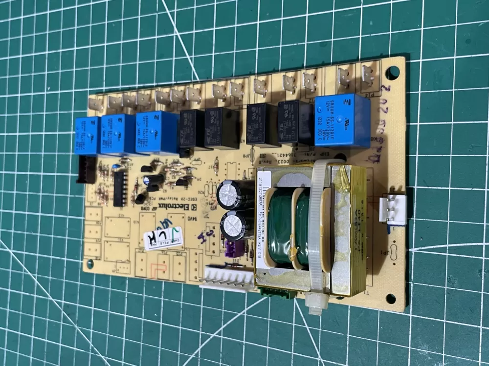 Frigidaire Kenmore 316442119A Range Control Board AZ189745 | Wm729