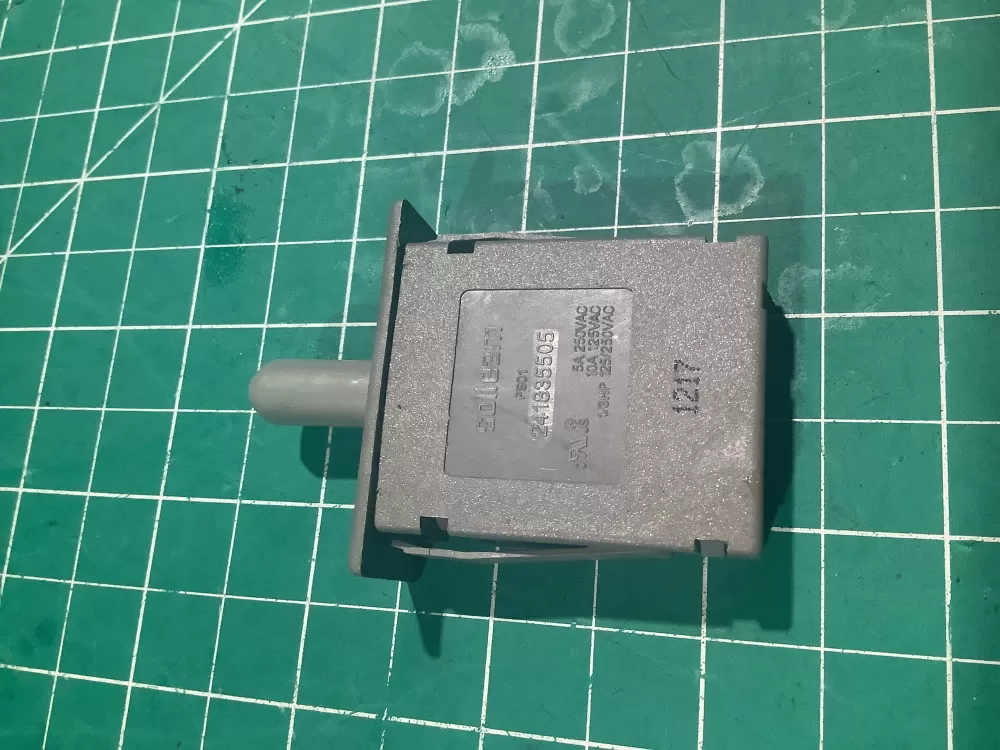 Frigidaire 241835505 Refrigerator Door Light Switch AZ143008 | SL278