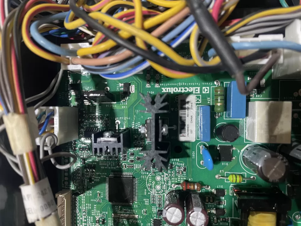 Frigidaire Kenmore 242268903 Refrigerator Control Board AZ187014 | KMV201