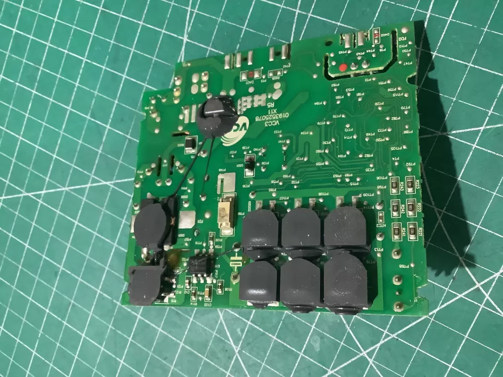 Whirlpool 219326276  713184  VCC3 1156 X4 Refrigerator Control Board