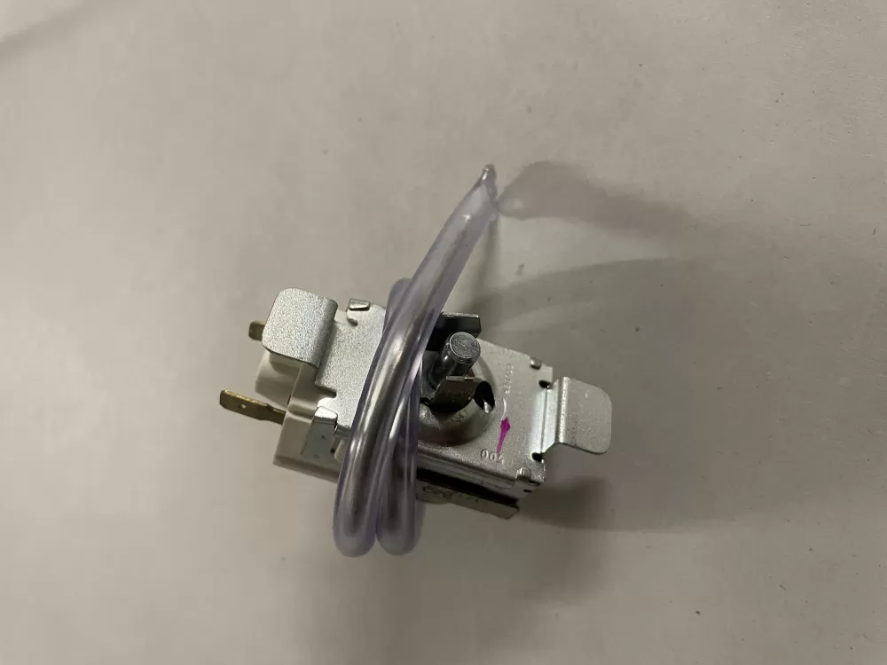 Hotpoint WR09X10042 Refrigerator Thermostat Cold Control AZ144502 | KM2423