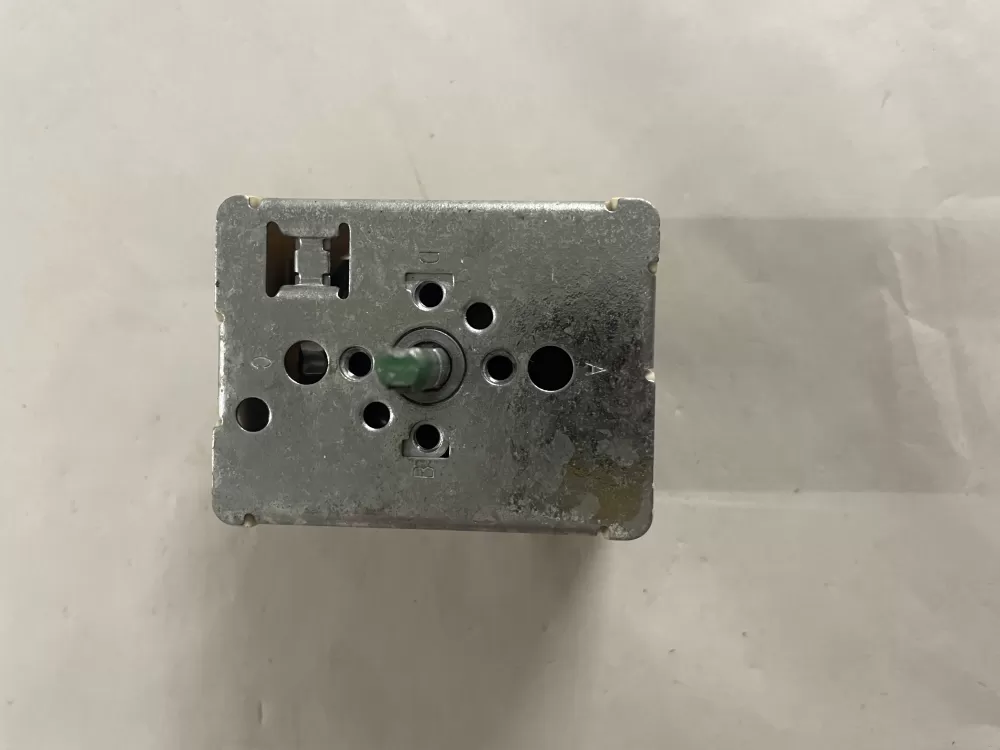 GE Range Oven Surface Element Switch KS812009 9808221 AZ117324 | KM2175