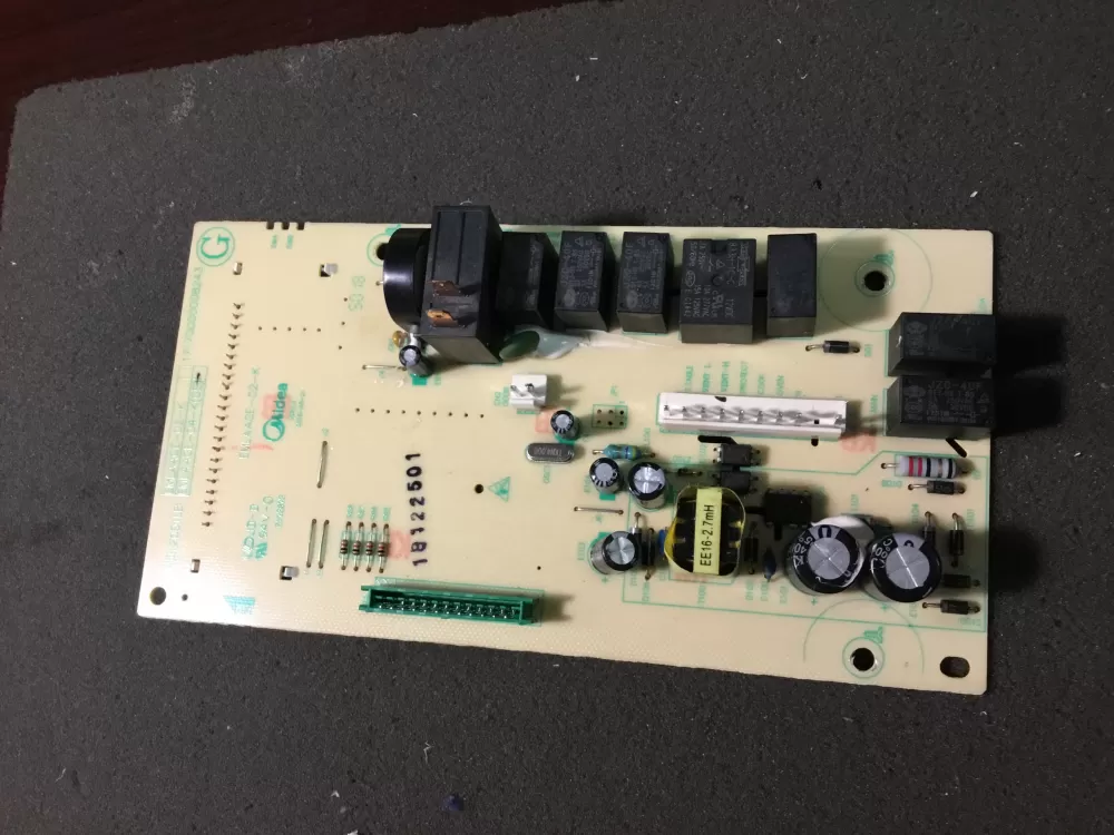 Magic Chef E173873  EMLAUXX-21-K-CKD Microwave Display Board