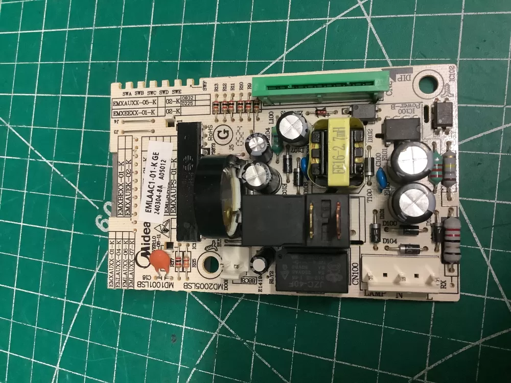 Sharp Microwave Oven Model:YC-MG02U-B- #B4 AZ204734 | AR74