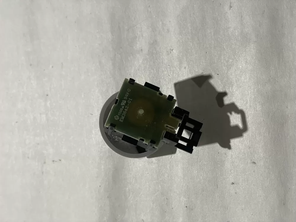 Electrolux EM3642-01 Washer Temperature Switch AZ198420 | KM654