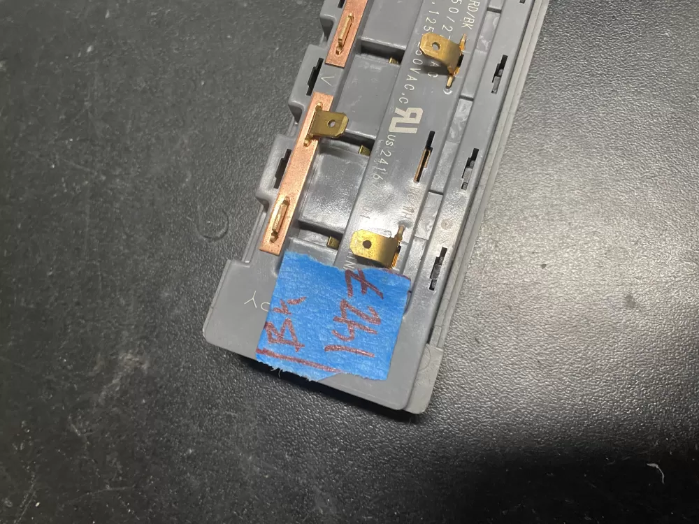 Frigidaire Kenmore Westinghouse Refrigerator Dispenser Switch AZ6044 | BK1427