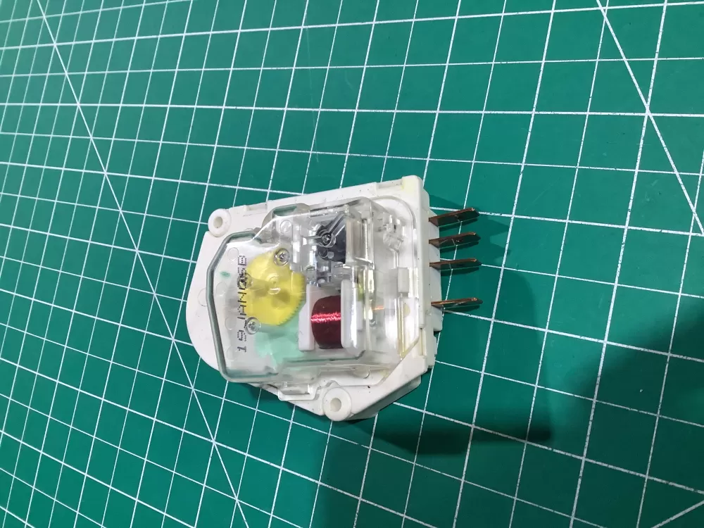 Frigidaire  Kenmore AP2111929 12762 215846602 00624728 00626234 00628510 00628518 0628510 08000559 08006054 08006992 08016919 08950148 215267800 215846605 215846606 240371001 241621501 3001671 3001701 3015909 3203657 4013391050 5300187484 5300628518 5301090474 5303203657 5303211155 5303211680 5303270622 5303275811 5303321133 5303321915 5304457327 5308006054 5308006992 624728 626234 628510 628518 8000559 8006054 8016919 8950148 C000062797 C62797 D007004112 DG187005 F000111695 G000187484 G172706 G174820 G186580 G187005 G187484 M1090167 M1090474 N8000559 R000900241 R000900764 R900241 PS423801 Refrigerator Defrost Timer