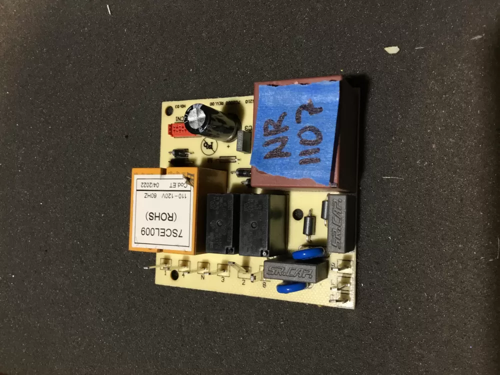 GE 700039028 Microwave Control Board AZ80621 | NR1107