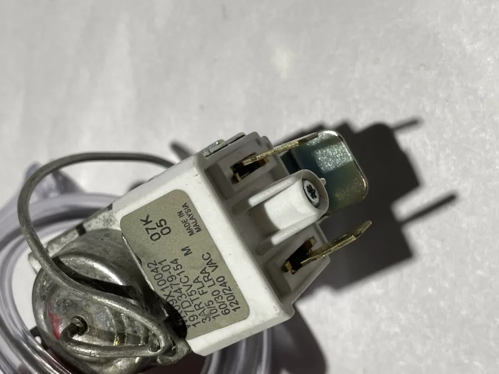 Hotpoint WR09X10042 Refrigerator Thermostat Cold Control AZ133693 | KM1459