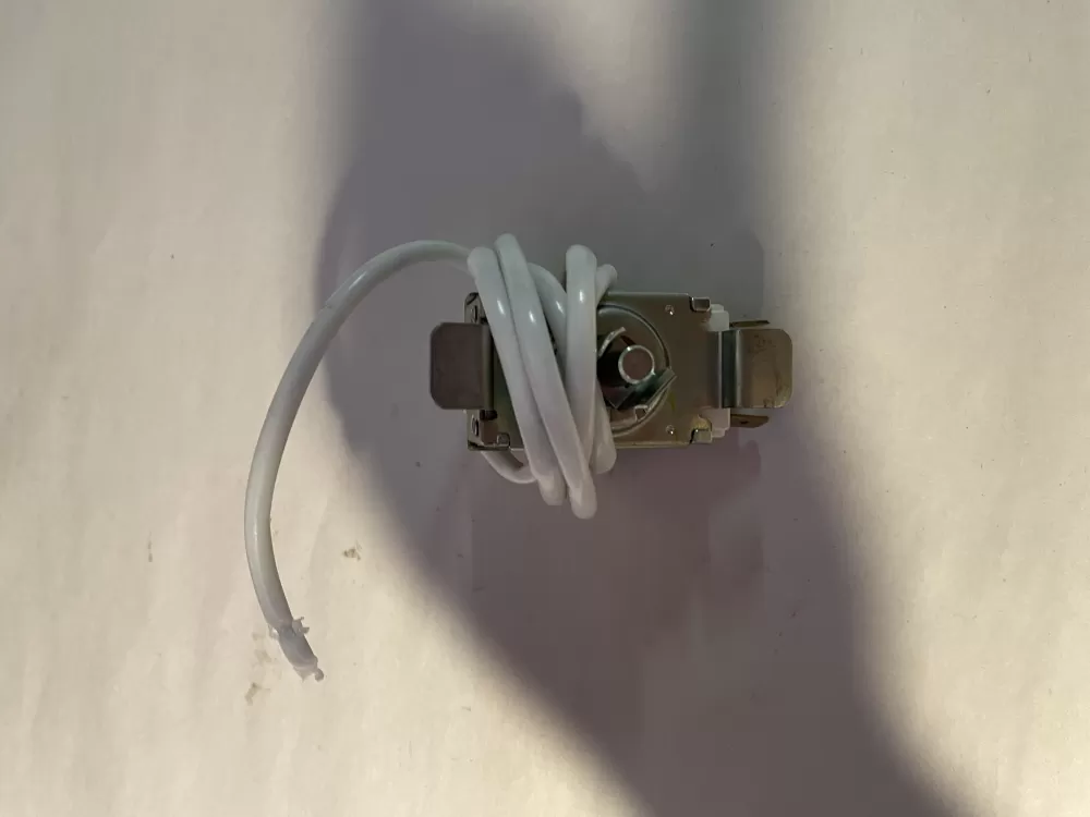 Frigidaire 3ART5VC170 Refrigerator Thermostat AZ198371 | KM2728
