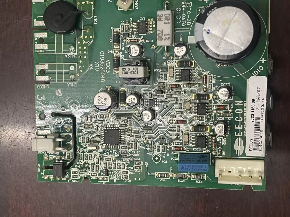 GE Refrigerator 219323010 Main Control Board AZ33705 | KM1686