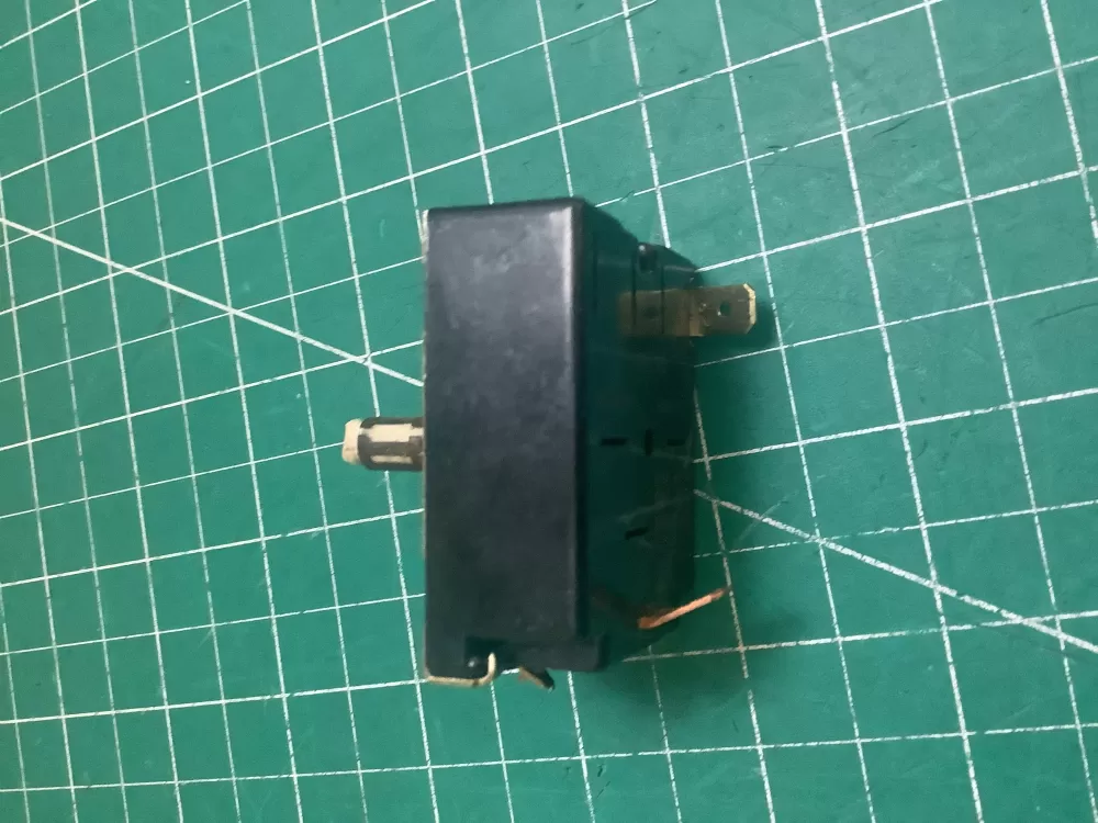 GE 131795900 Dryer Switch Start AZ220750 | SLA152