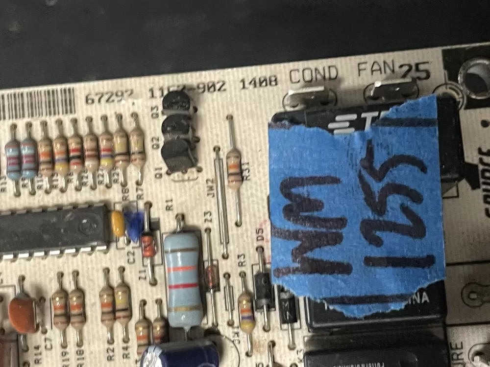 York 1 1157 900 10211  Defrost Source 57 02 Control Board AZ17864 | WM1255