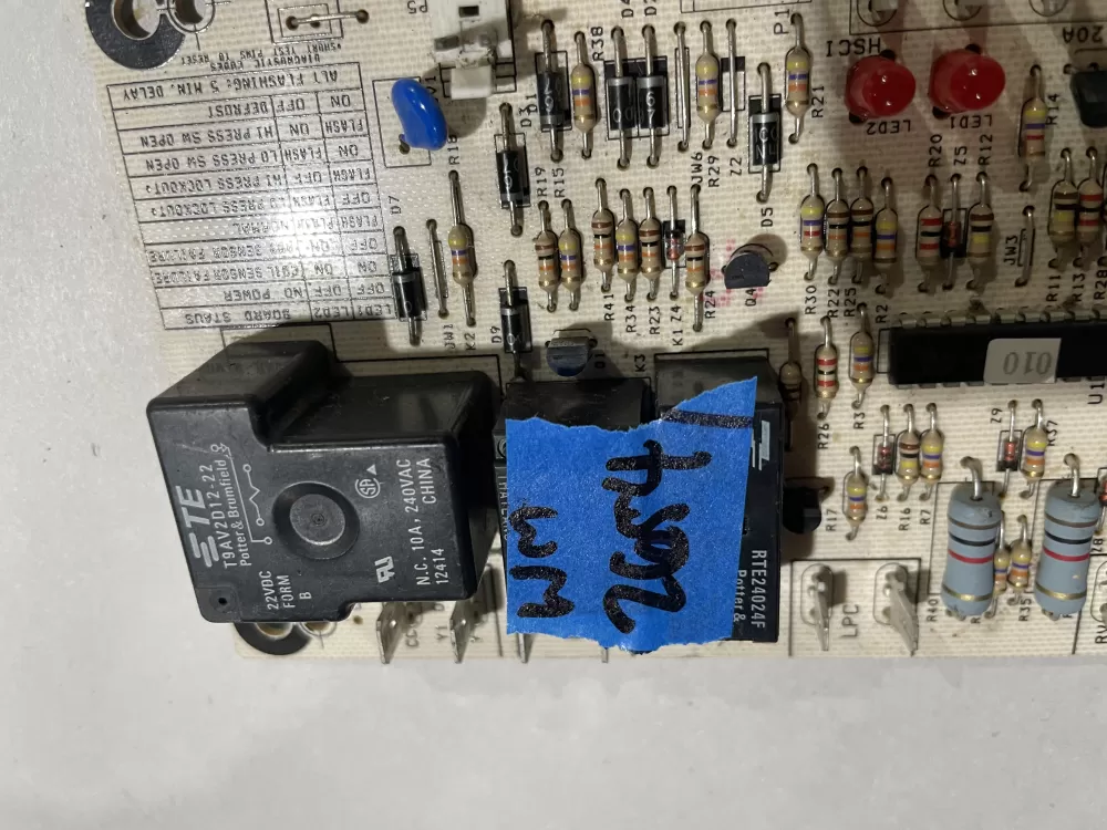 Bryant Rheem 47 102684 09 1157 121 B16  Carier Control Board AZ177930 | Wm2654