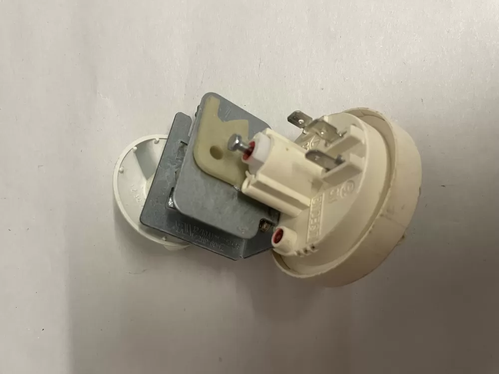 GE 175D2290P015 Washer Pressure Switch Water AZ205719 | KM2557