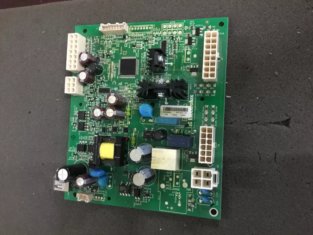 Electrolux 242268902 Frigidaire Refrigerator Main Control Board AZ89752 | NR1102