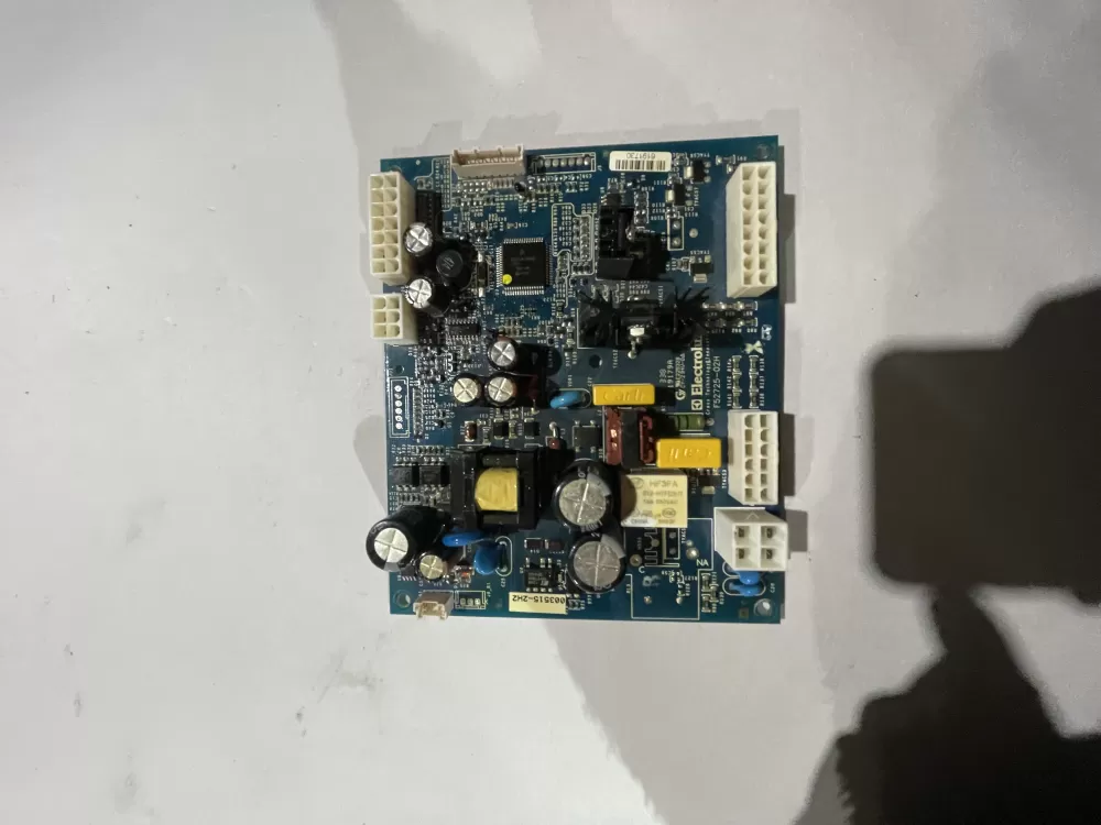 Frigidaire  Electrolux F52725-02H 8745288 003464-2H1 Refrigerator Control Board