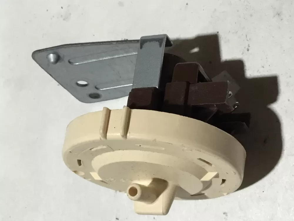 LG 6601ER1006E Washer Pressure Switch AZ104711 | Sl15