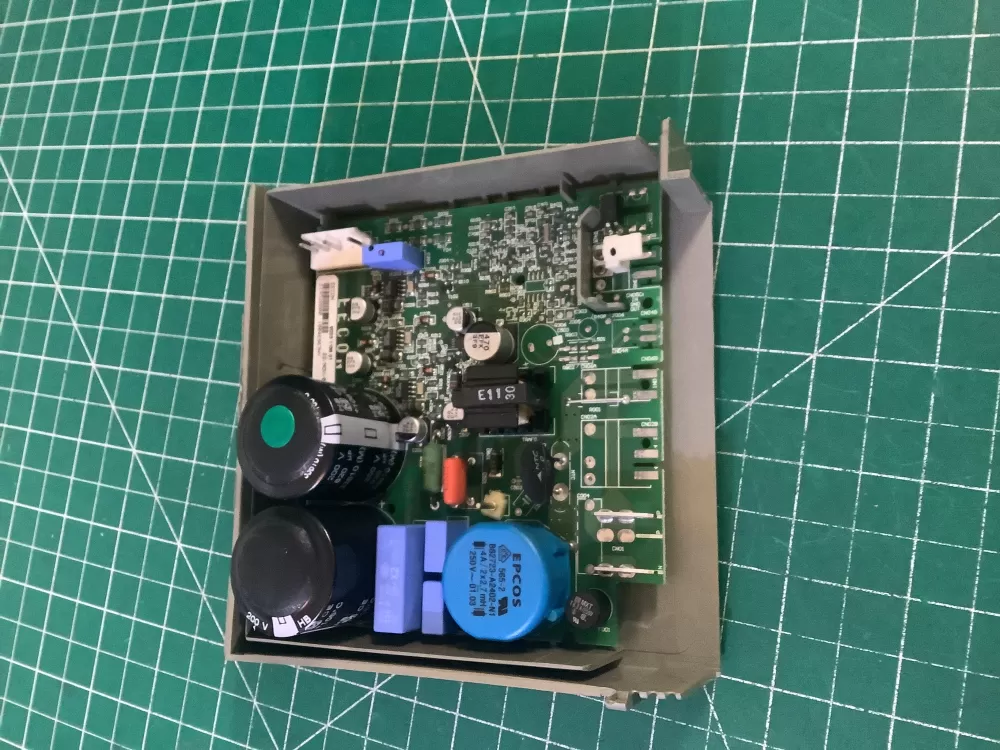 GE Refrigerator Control Board - Part # VCC3 1156 01A 02 AZ195040 | NR658