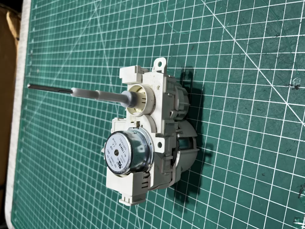 Whirlpool 5 001 22b Synchronous Motor 20v 9300 AZ160196 | Sl39