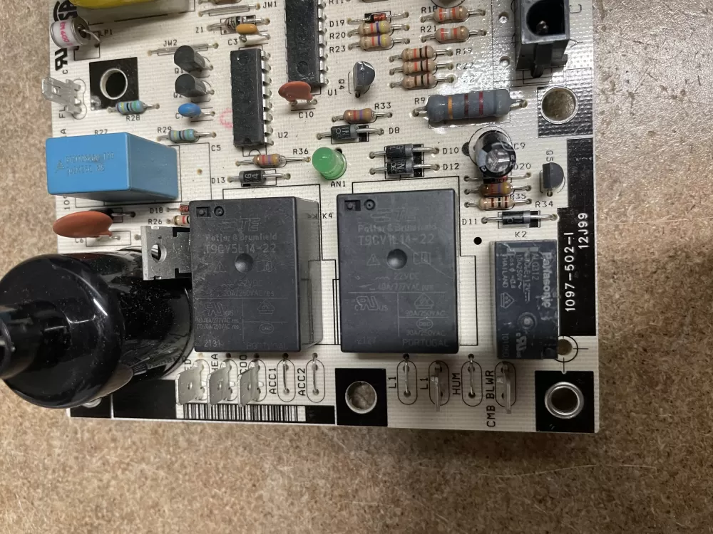 Lennox 1097-83-5051A Furnace Control Board Oem AZ17636 | KM1421