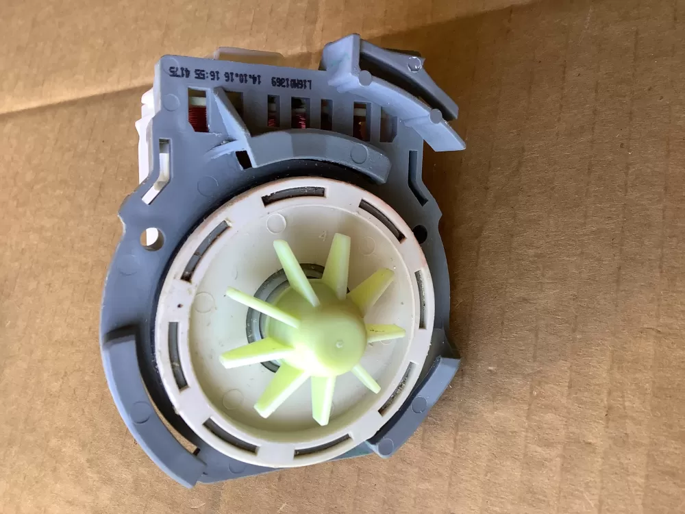 Whirlpool W10724439 Dishwasher Water Drain Pump Motor AZ104286 | SLA120