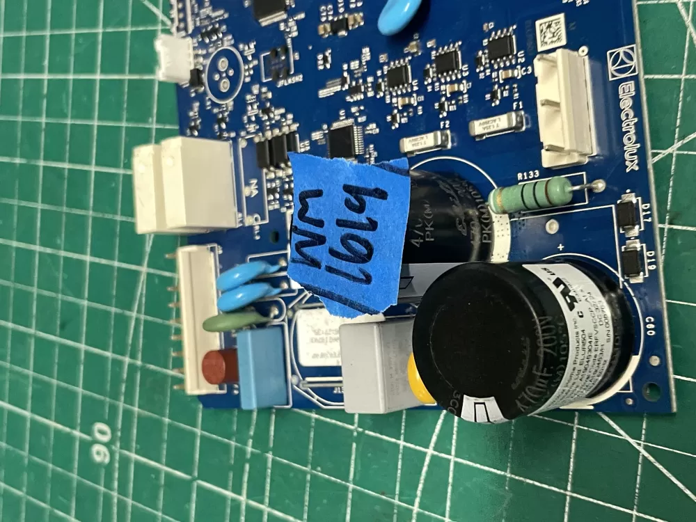 Frigidaire Electrolux Refrigerator Control Board A19045304 AZ211076 | Wm1619