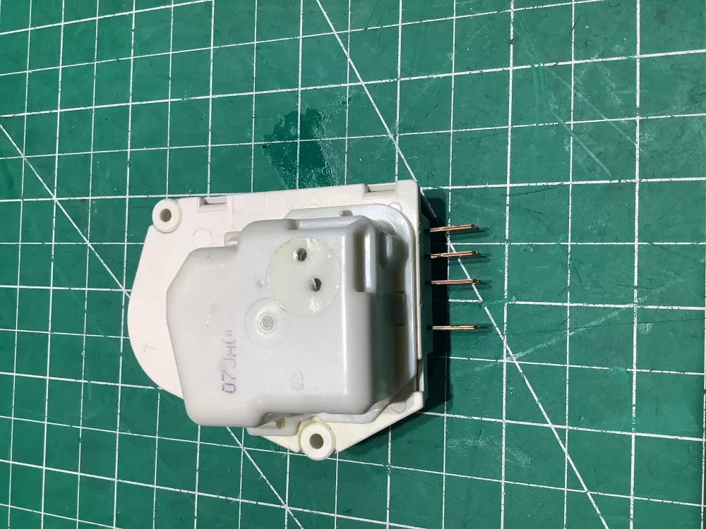 Admiral Jenn Air S-68233-3 Refrigerator Defrost Timer AZ142455 | SL270