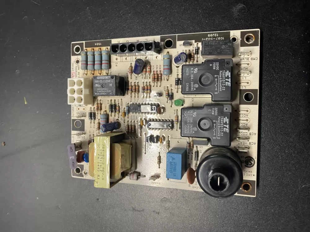 Rheem  Lennox 1097-83-504A Furnace Control Board Circuit